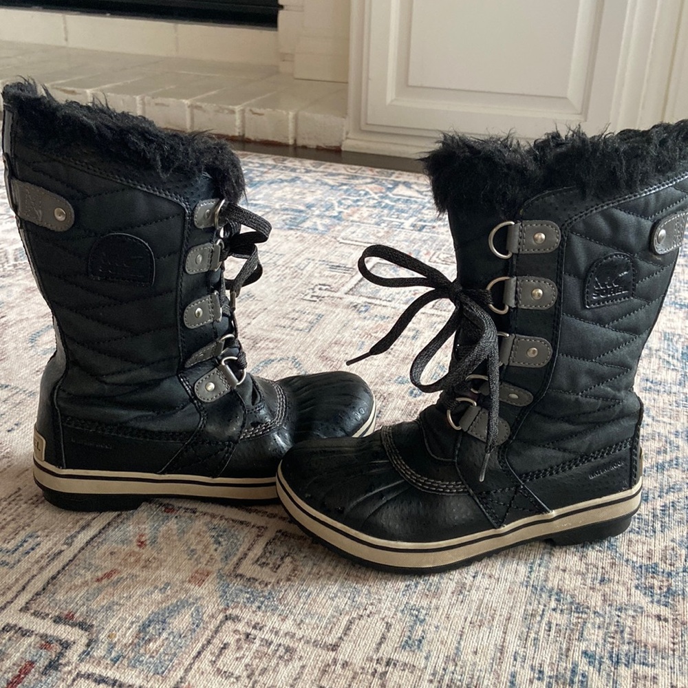 Sorel Youth Girls Size 2 Torfino II Winter Snow Boots